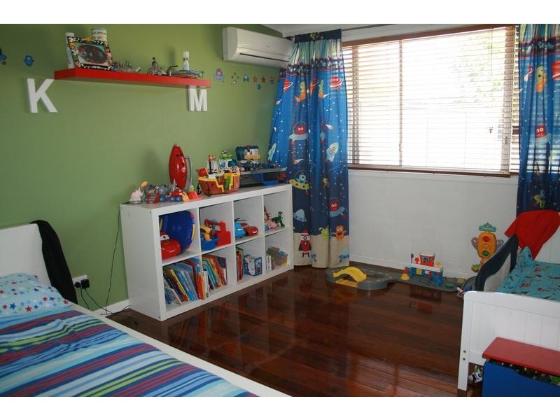 32 Hutton Road, Ferny Hills QLD 4055