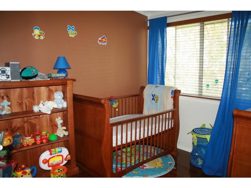 32 Hutton Road, Ferny Hills QLD 4055