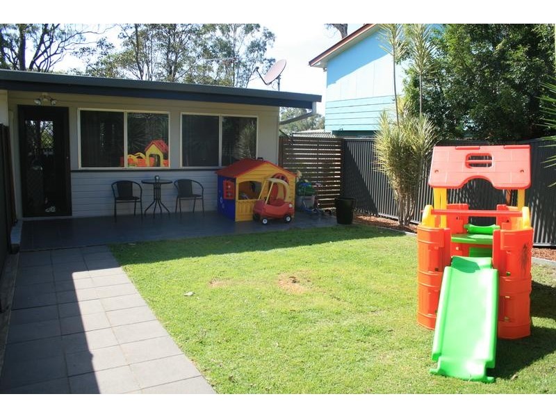 32 Hutton Road, Ferny Hills QLD 4055