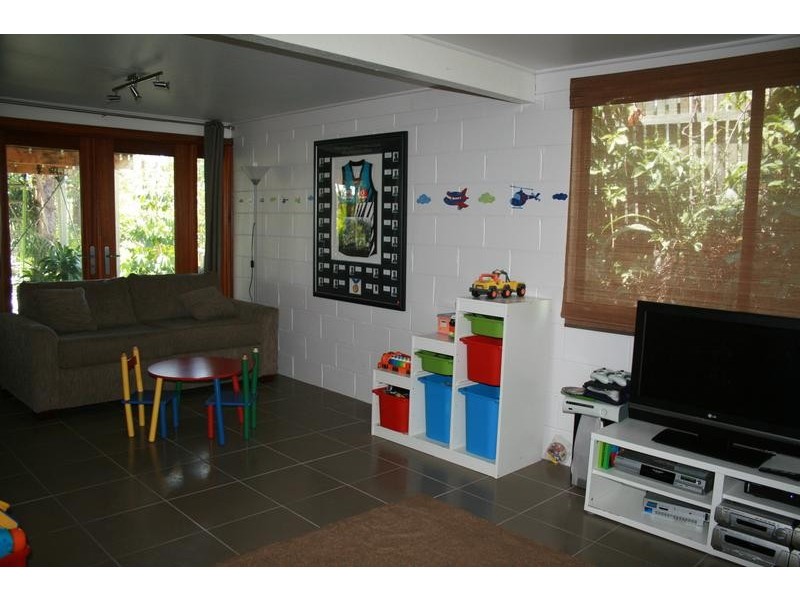 32 Hutton Road, Ferny Hills QLD 4055