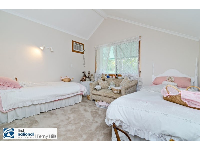 9 Yeerinbool Court, Arana Hills QLD 4054