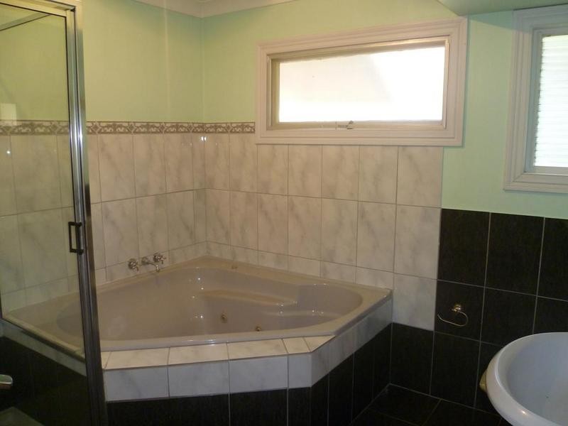 52 Kolora Crescent, Ferny Hills QLD 4055