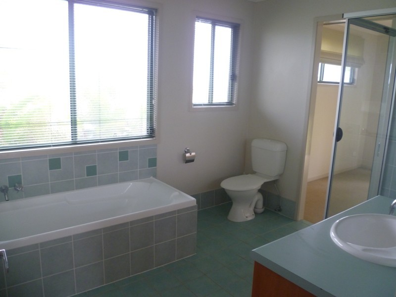 6 Ferndale Place, Upper Kedron QLD 4055