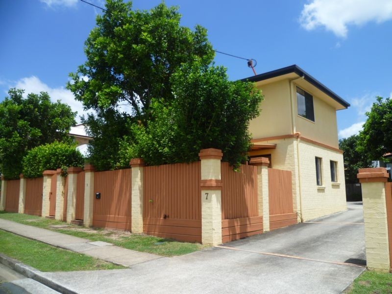 2/7 Greenbank Street, Chermside QLD 4032
