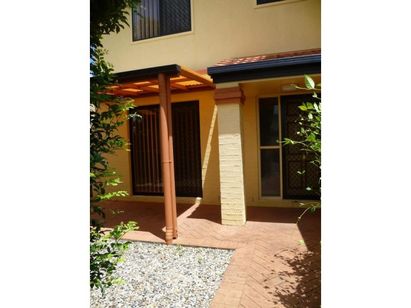 2/7 Greenbank Street, Chermside QLD 4032