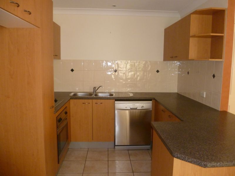 2/7 Greenbank Street, Chermside QLD 4032