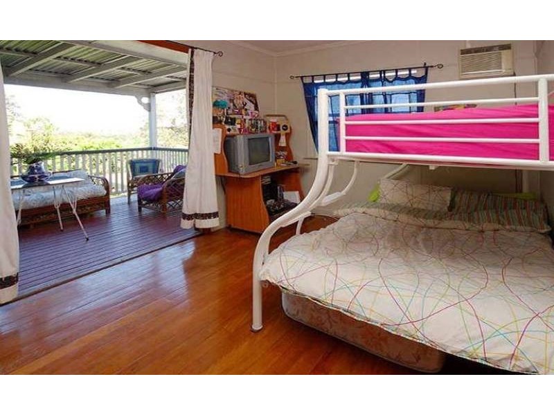 8 Park Road, Arana Hills QLD 4054