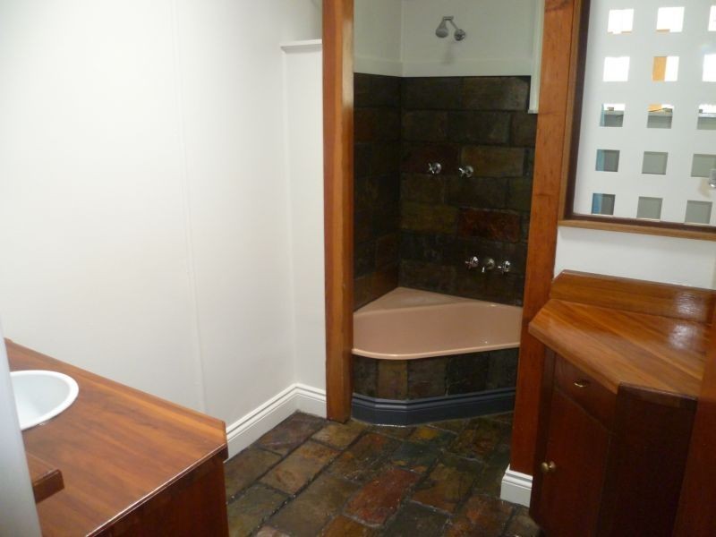 8 Park Road, Arana Hills QLD 4054