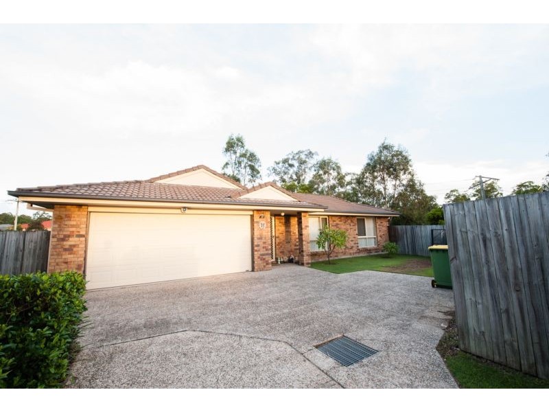 11 Warrigal Place, Arana Hills QLD 4054