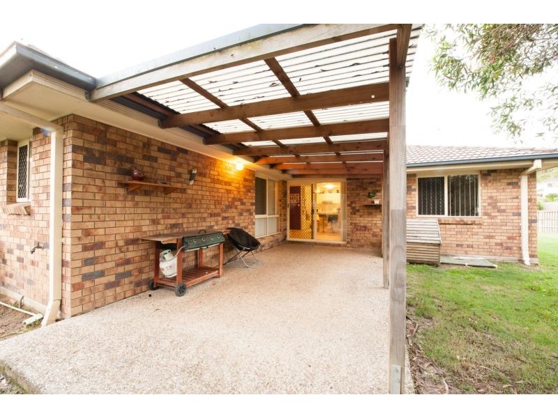 11 Warrigal Place, Arana Hills QLD 4054