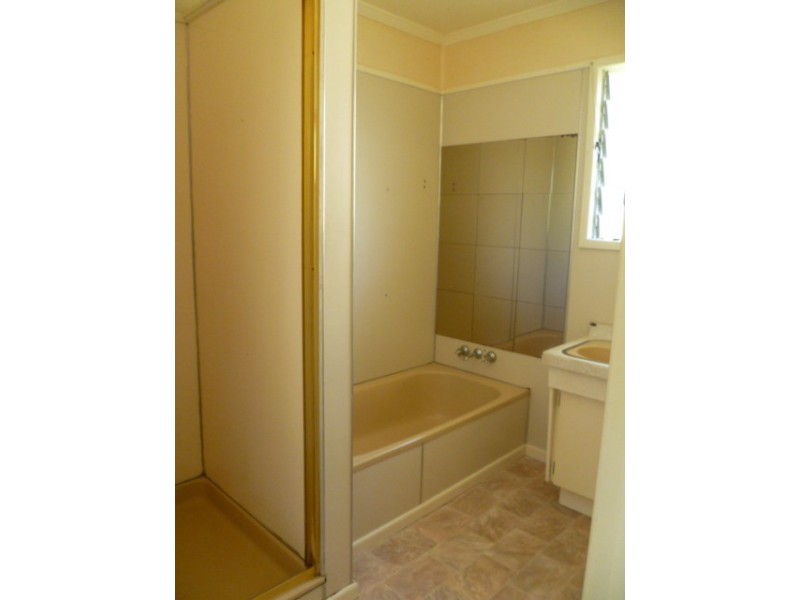 15 Burloo Cresent, Ferny Hills QLD 4055