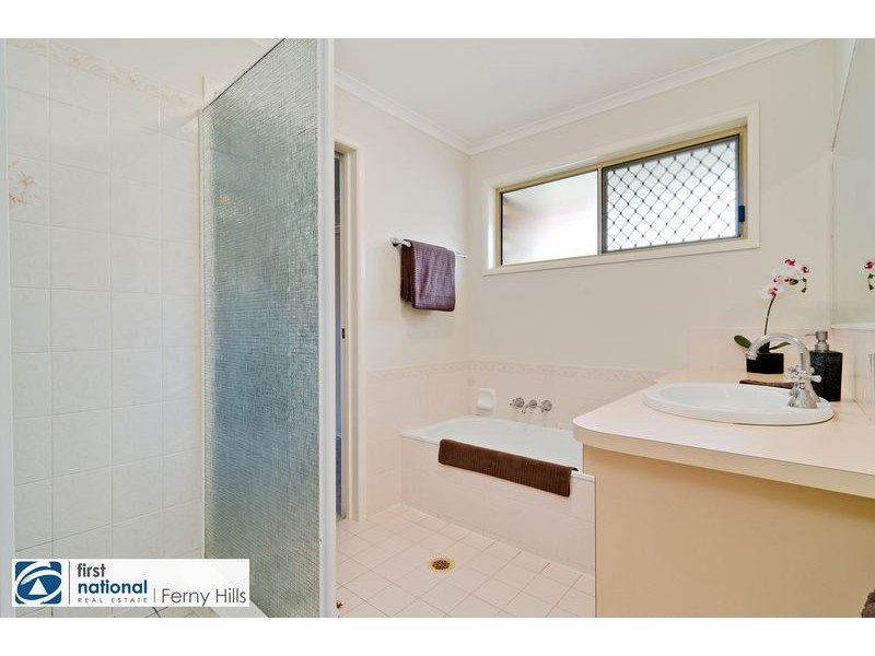 33 Tetragona Drive, Arana Hills QLD 4054