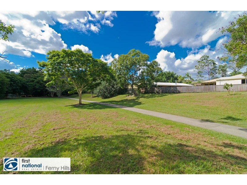33 Tetragona Drive, Arana Hills QLD 4054