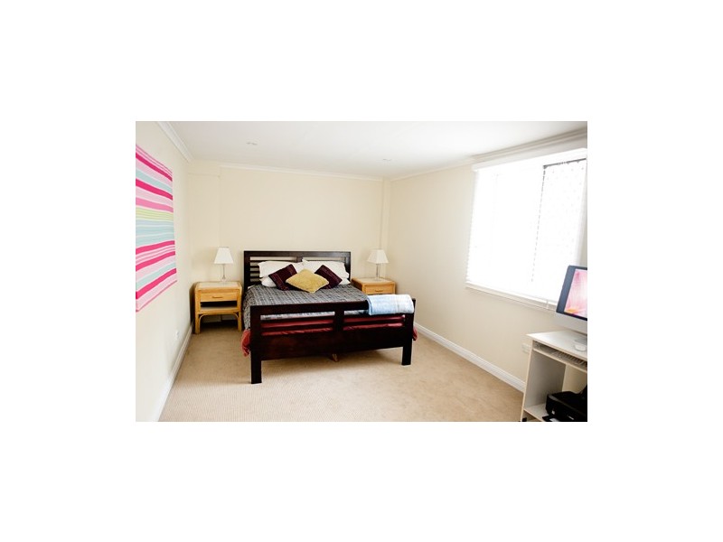 16 Dunbil Ave, Ferny Hills QLD 4055