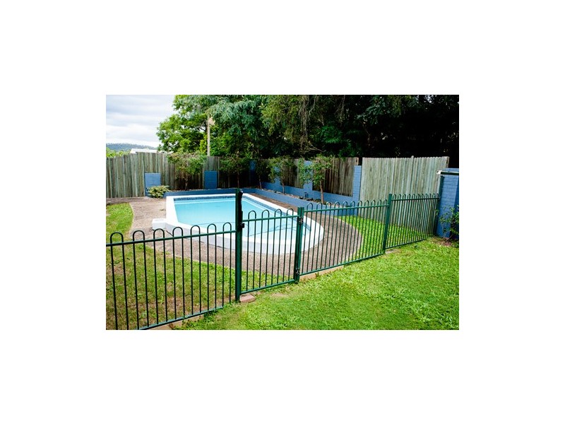 16 Dunbil Ave, Ferny Hills QLD 4055