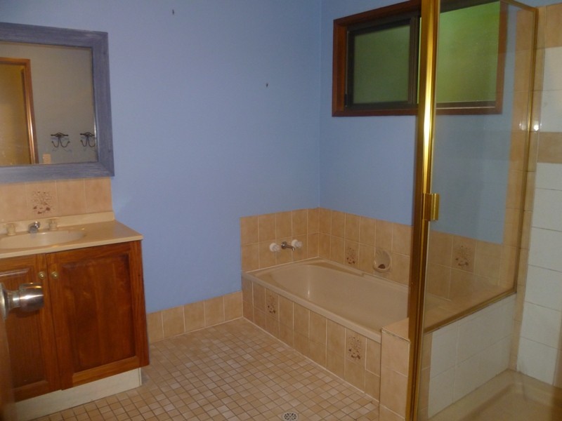 329 Dawson Parade, Arana Hills QLD 4054