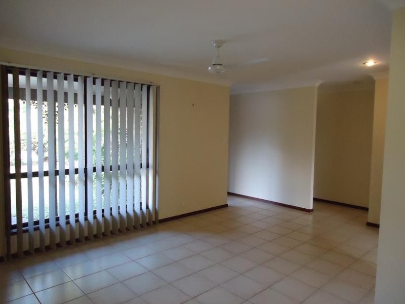 8 Pegasus Street, Eatons Hill QLD 4037