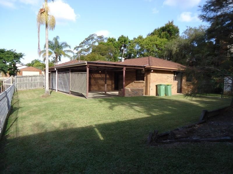 8 Pegasus Street, Eatons Hill QLD 4037