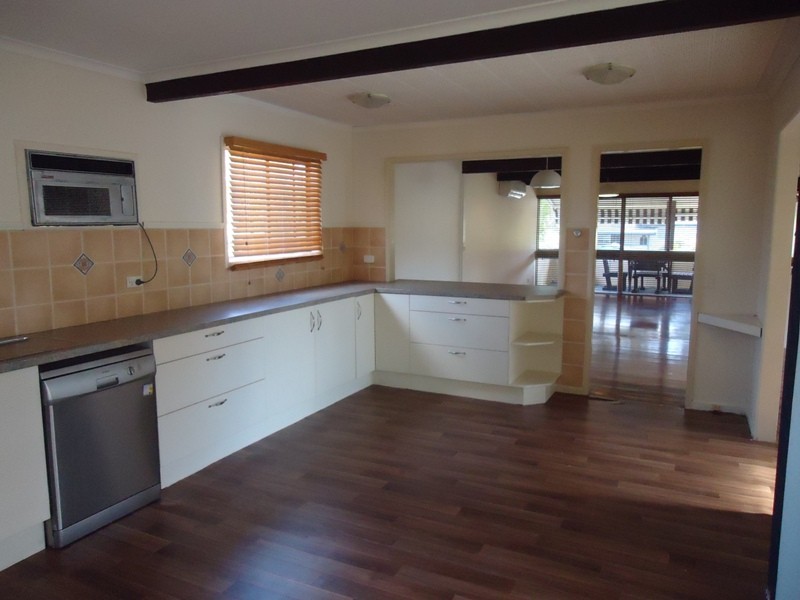 17 Bunora Avenue, Ferny Hills QLD 4055