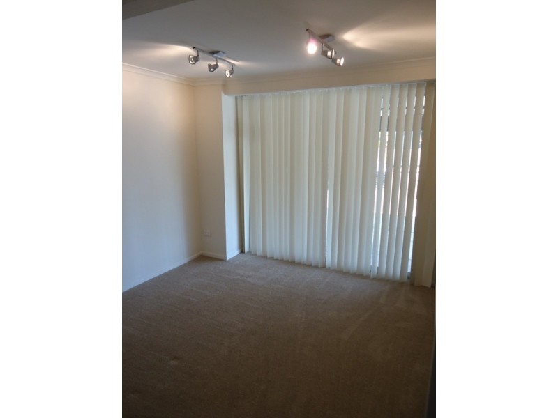 17 Bunora Avenue, Ferny Hills QLD 4055