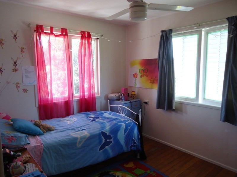 22 Anora Cres, Ferny Hills QLD 4055