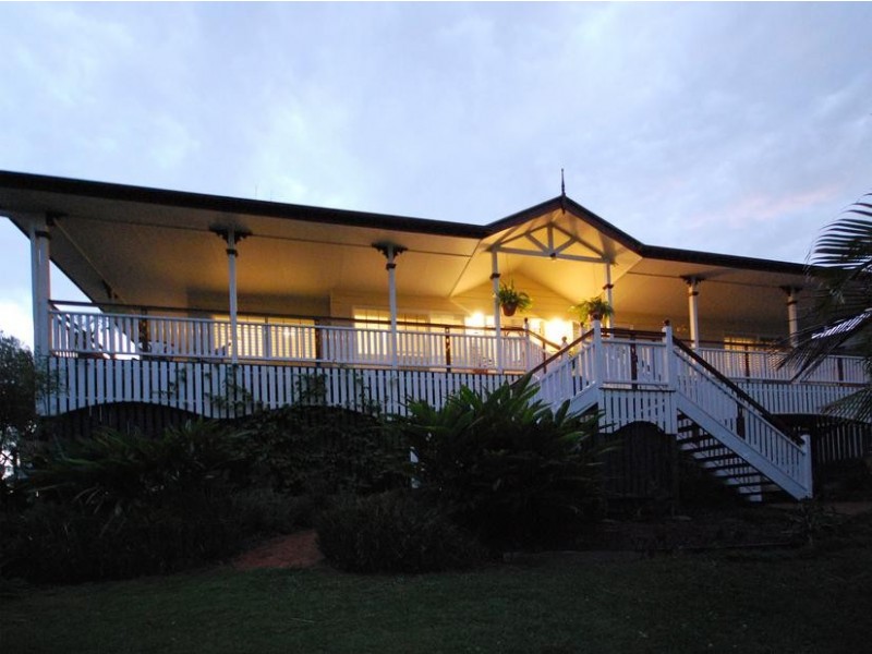 1 Woodfield Court, Ferny Hills QLD 4055