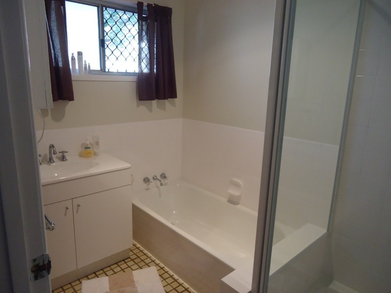 15 Yeerinbool Court, Arana Hills QLD 4054