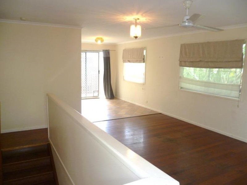 4 Ferny Way, Ferny Hills QLD 4055