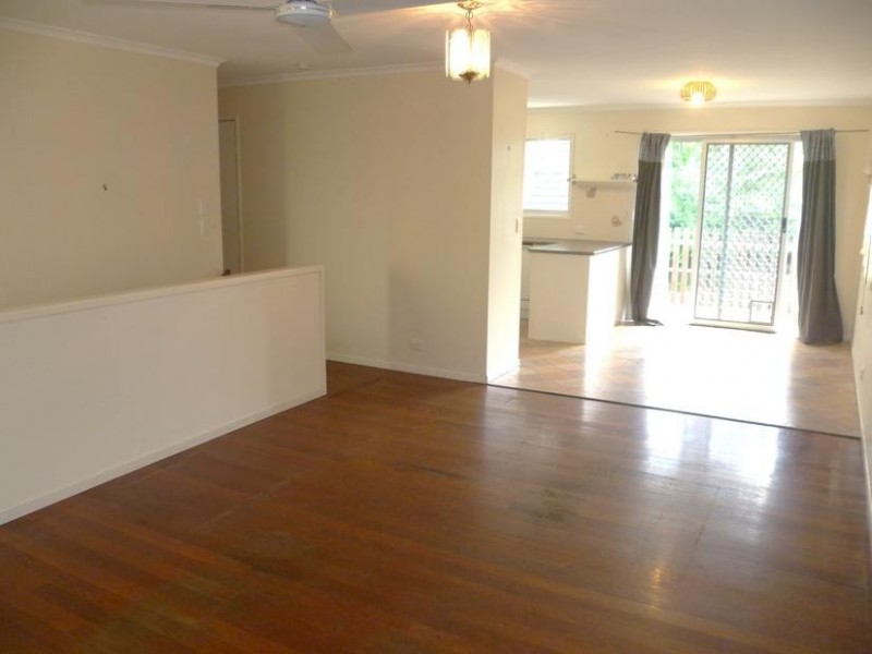 4 Ferny Way, Ferny Hills QLD 4055