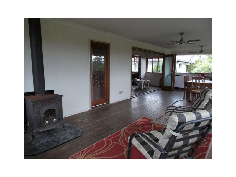 9 Burrill Crescent, Ferny Hills QLD 4055