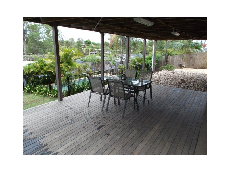 9 Burrill Crescent, Ferny Hills QLD 4055