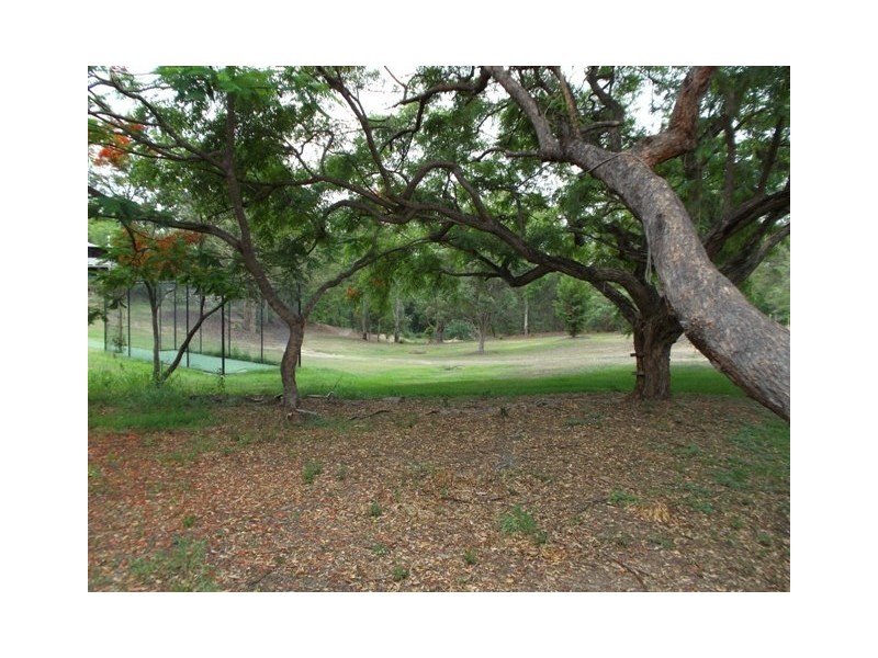 9 Yeerinbool Court, Arana Hills QLD 4054