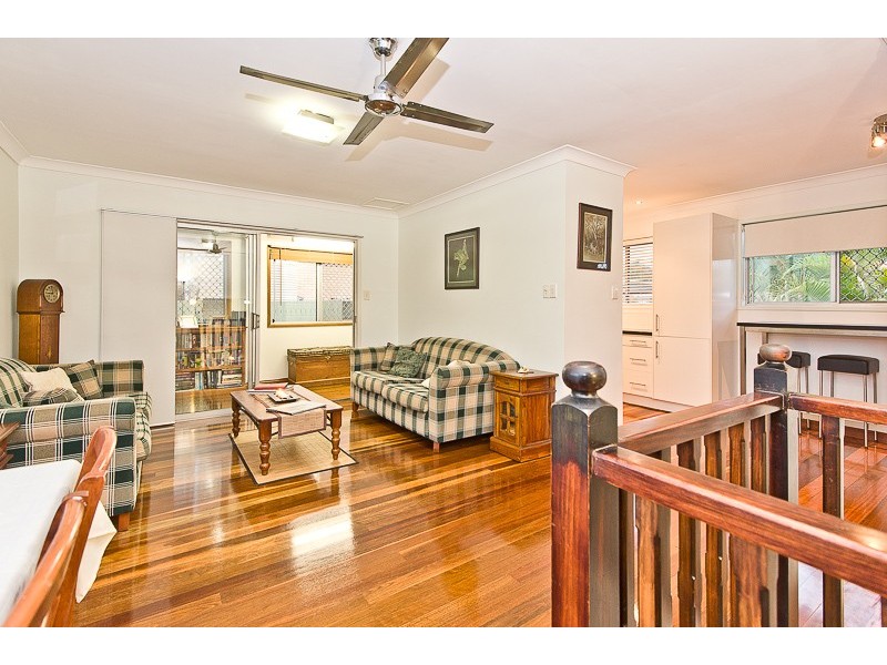 10 Penambul Crescent, Ferny Hills QLD 4055