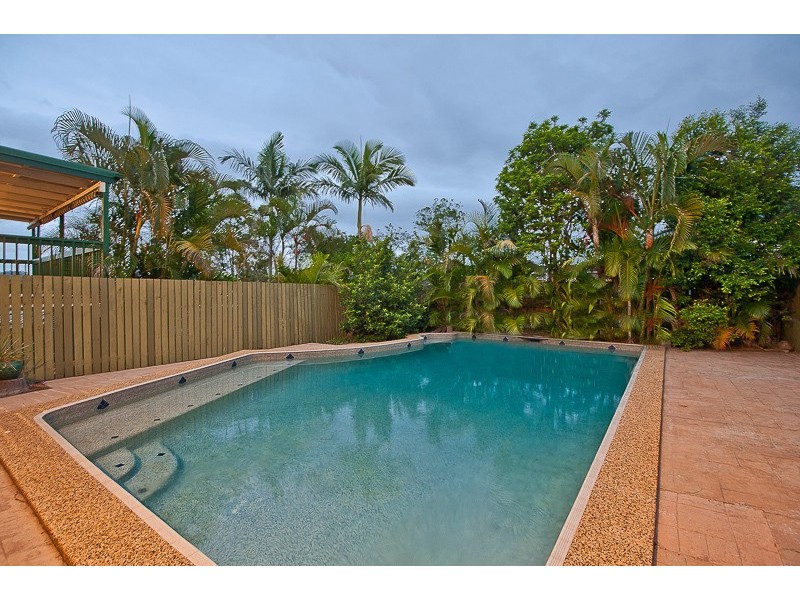 10 Penambul Crescent, Ferny Hills QLD 4055