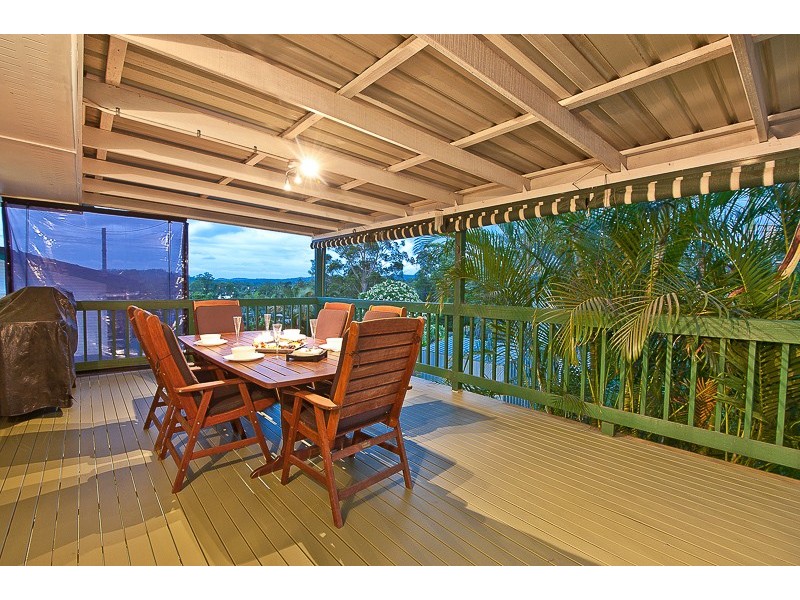 10 Penambul Crescent, Ferny Hills QLD 4055