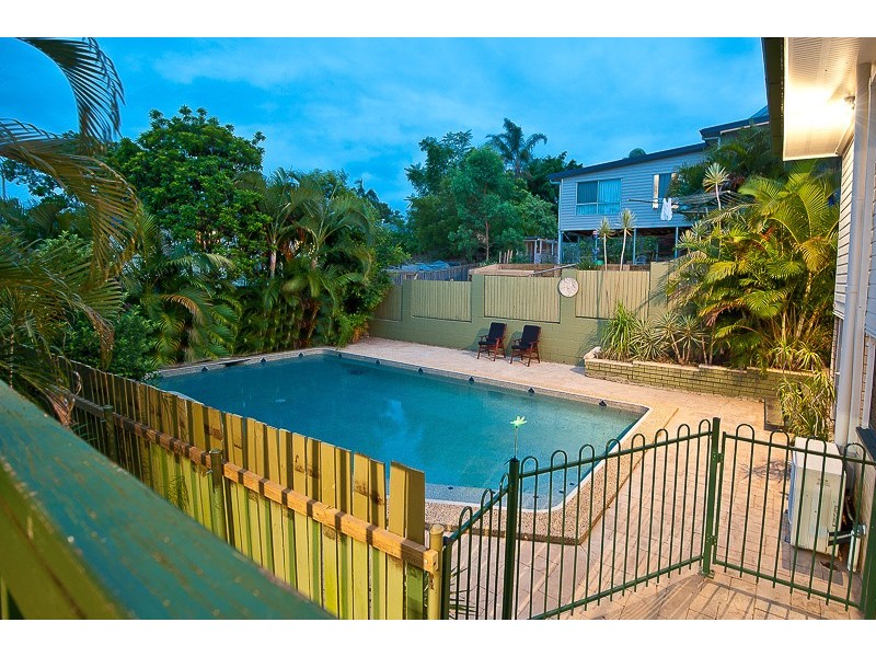 10 Penambul Crescent, Ferny Hills QLD 4055