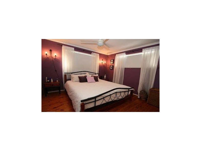 33 Yathong Court, Arana Hills QLD 4054