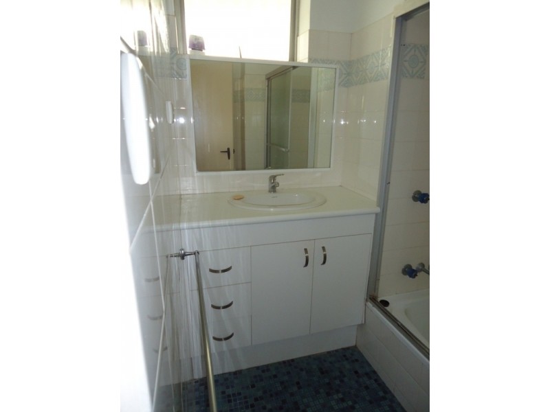 2/15 Bellevue Terrace, St Lucia QLD 4067