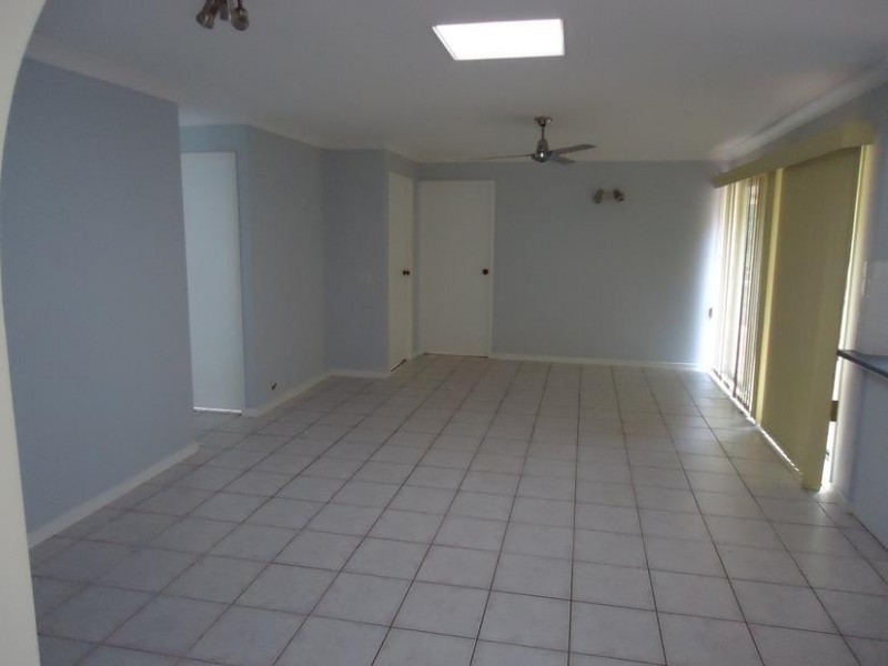 19 Bel-Air Court, Ferny Hills QLD 4055