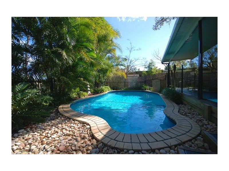 2 Dumba Lane, Ferny Hills QLD 4055