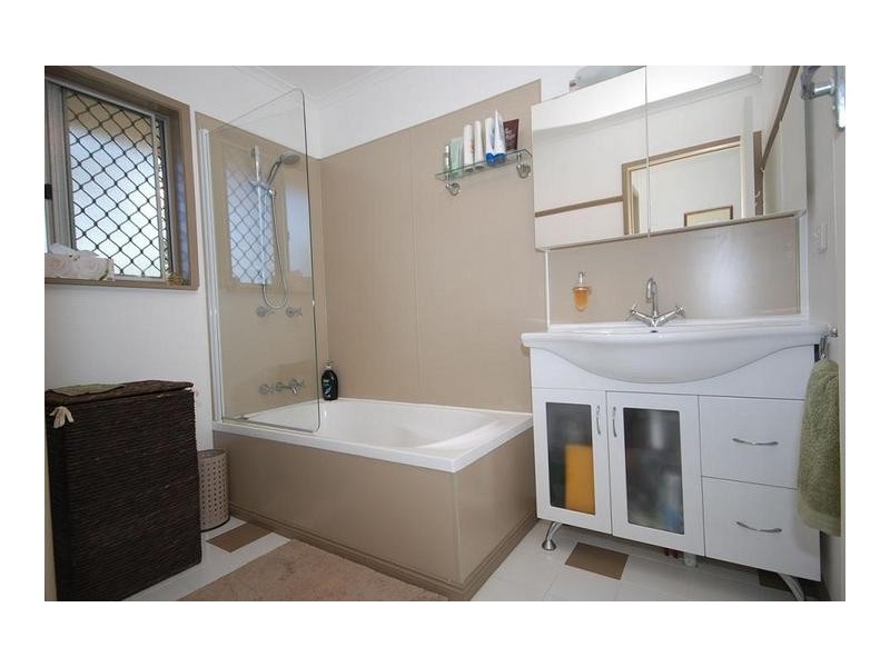 2 Dumba Lane, Ferny Hills QLD 4055