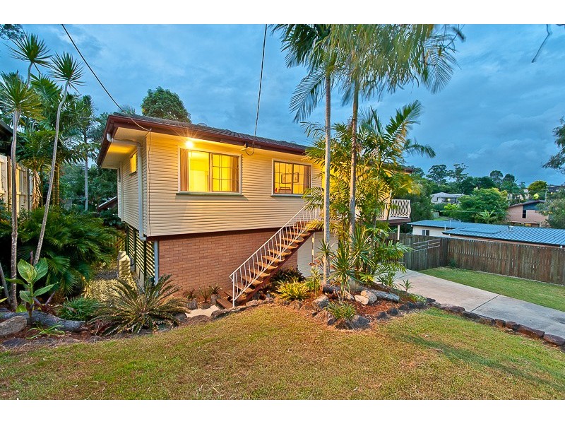 4 Burril Crescent, Ferny Hills QLD 4055