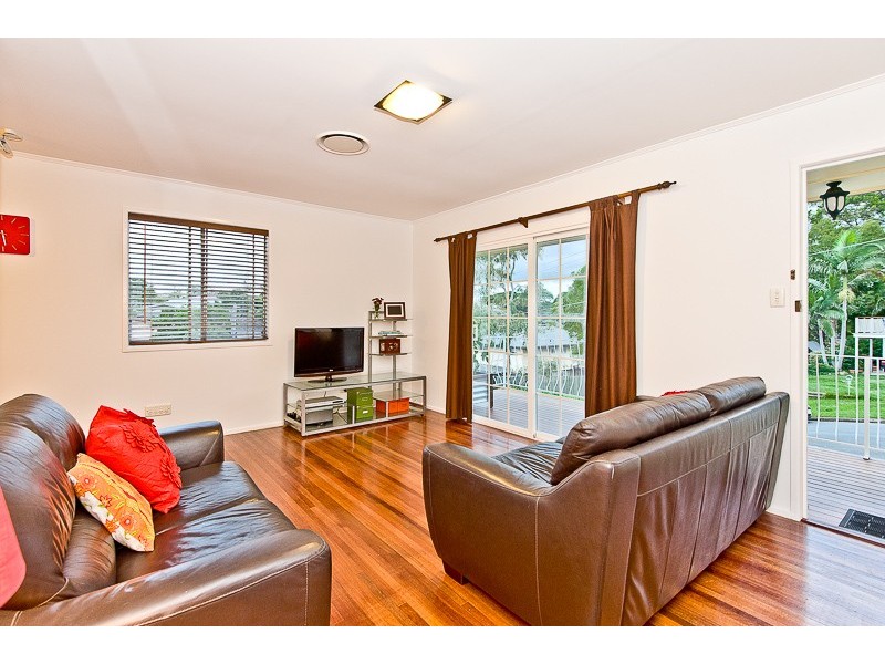 4 Burril Crescent, Ferny Hills QLD 4055