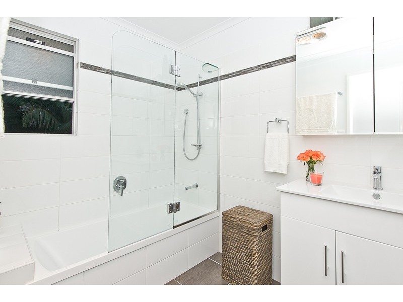 4 Burril Crescent, Ferny Hills QLD 4055