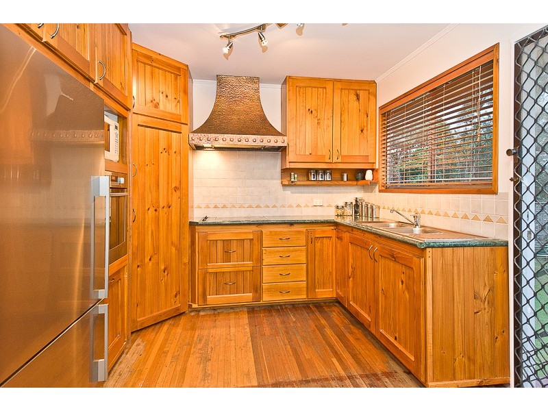 4 Burril Crescent, Ferny Hills QLD 4055