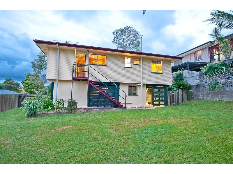 4 Burril Crescent, Ferny Hills QLD 4055