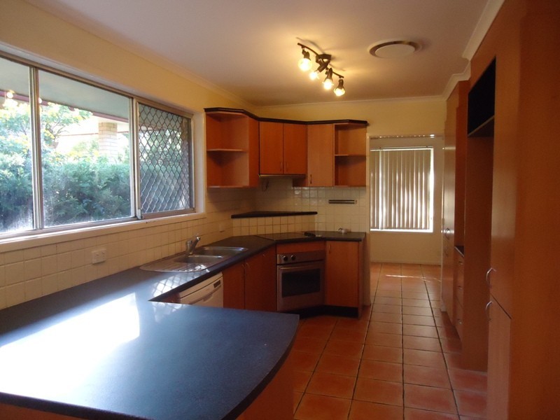 12 Kylie Avenue, Ferny Hills QLD 4055