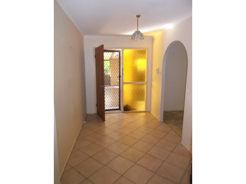 8 Nikola Street, Arana Hills QLD 4054