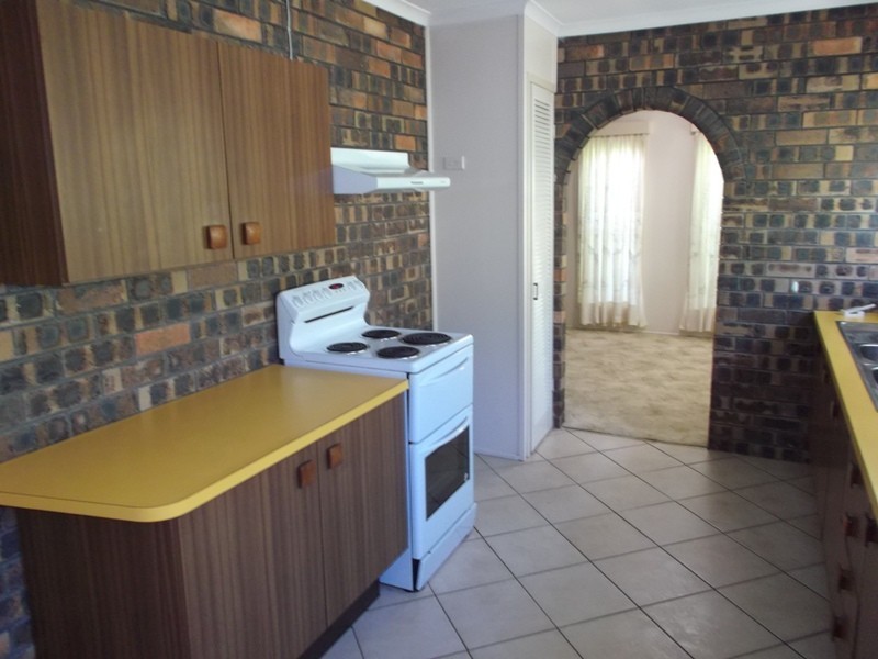 8 Nikola Street, Arana Hills QLD 4054