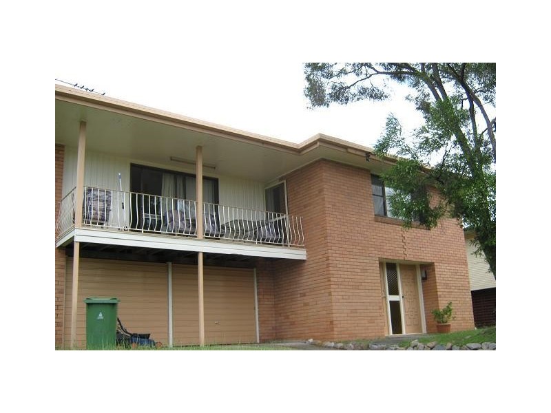 18 Grove Ave, Arana Hills QLD 4054